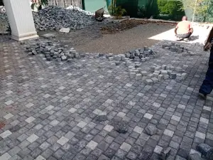Ongoing Cabros Laying