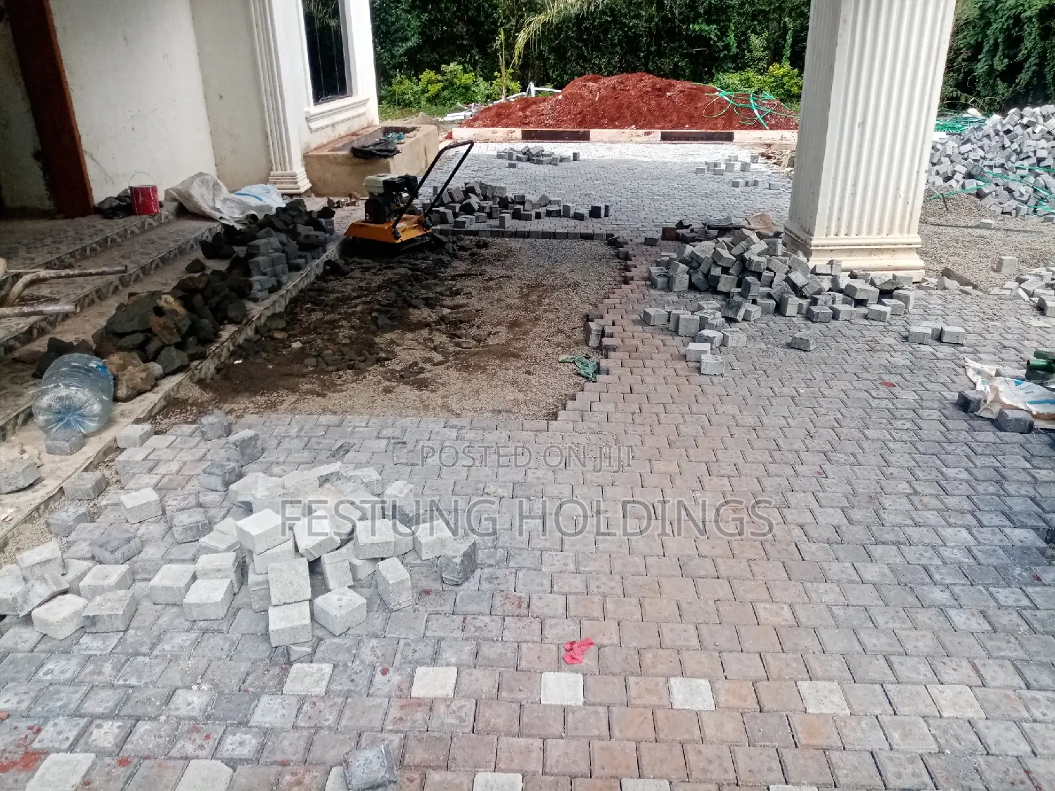 Ongoing Cabros Laying