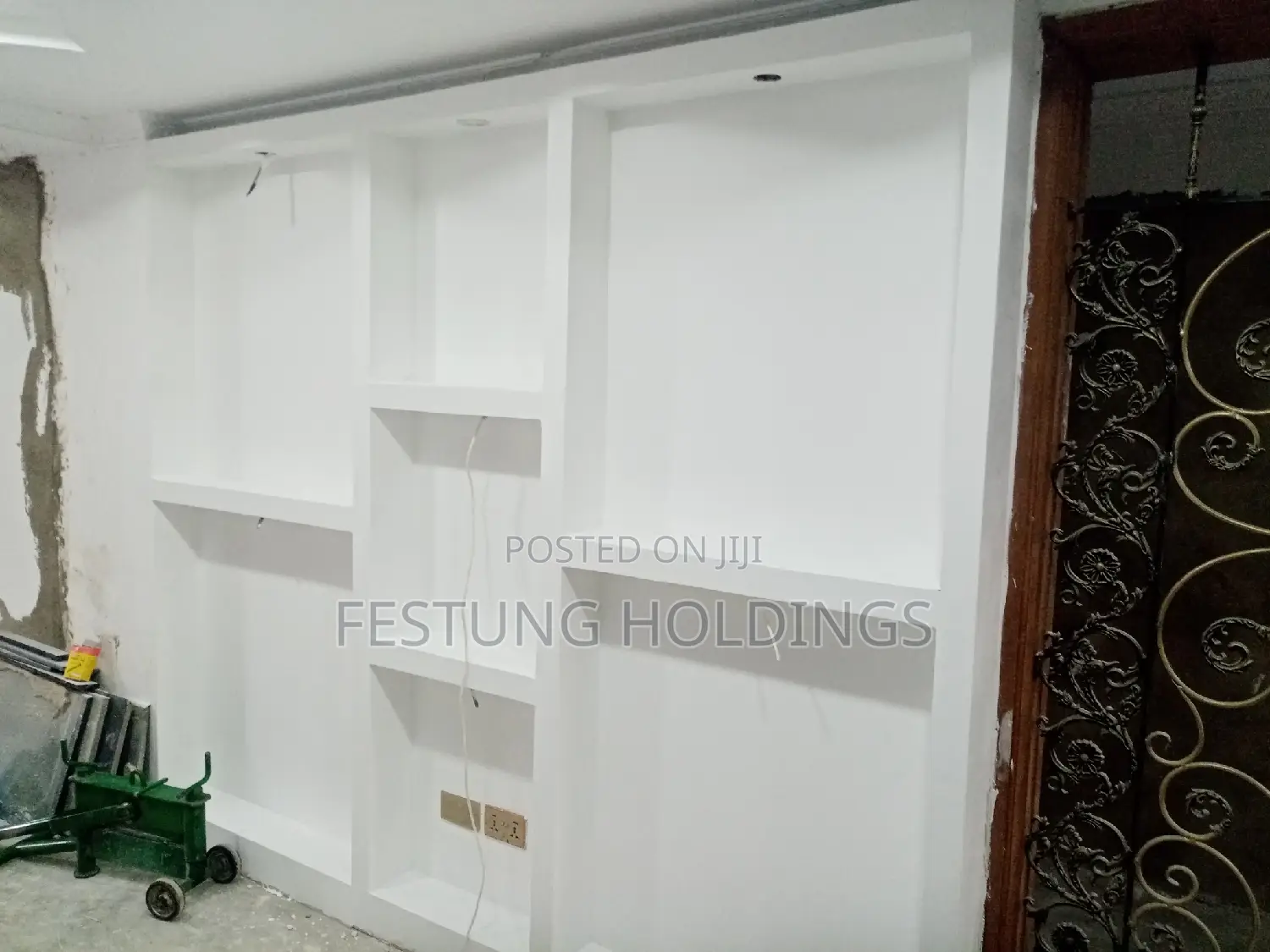 Gypsum Made Shelves