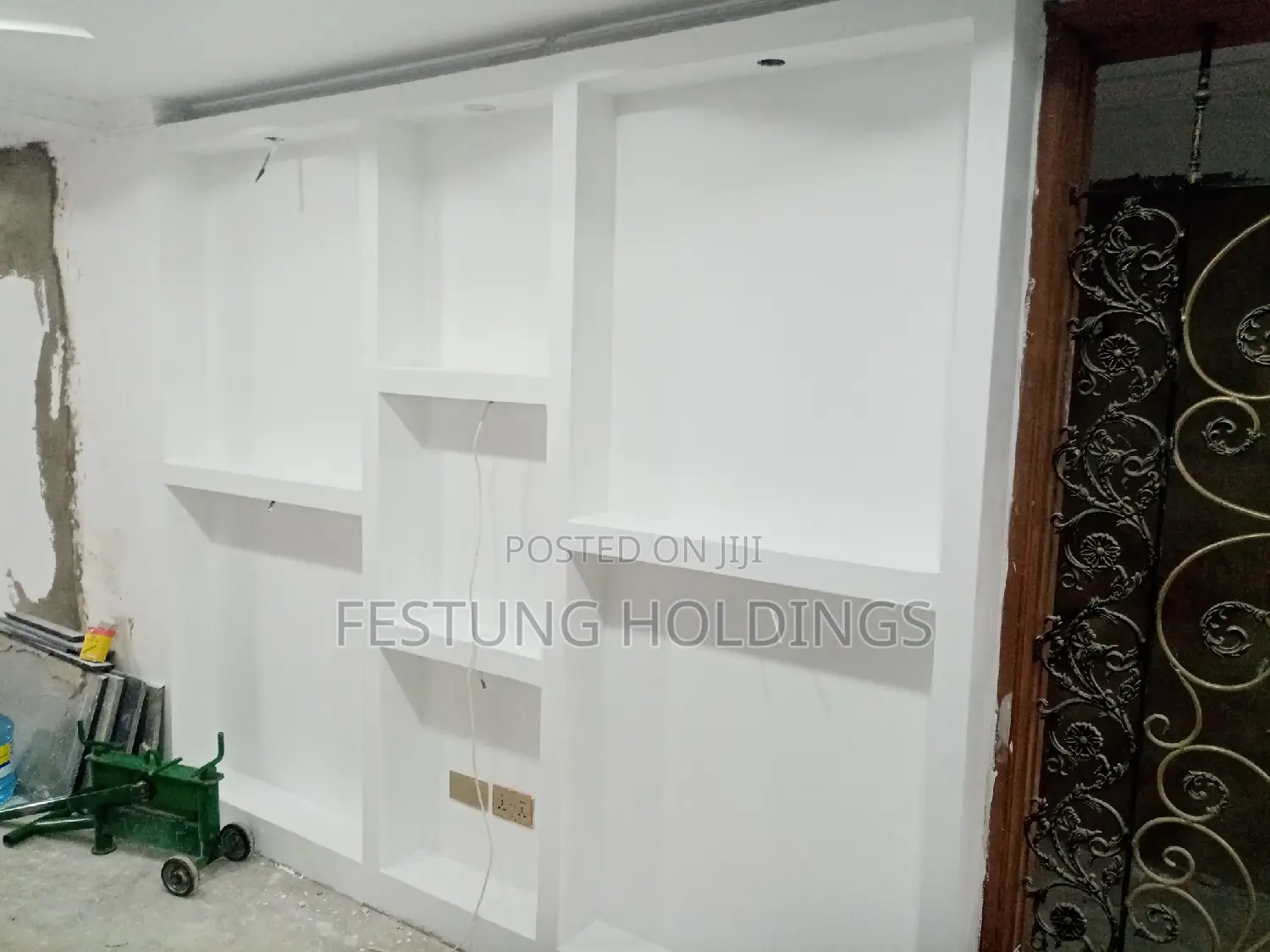 Gypsum Made Shelves