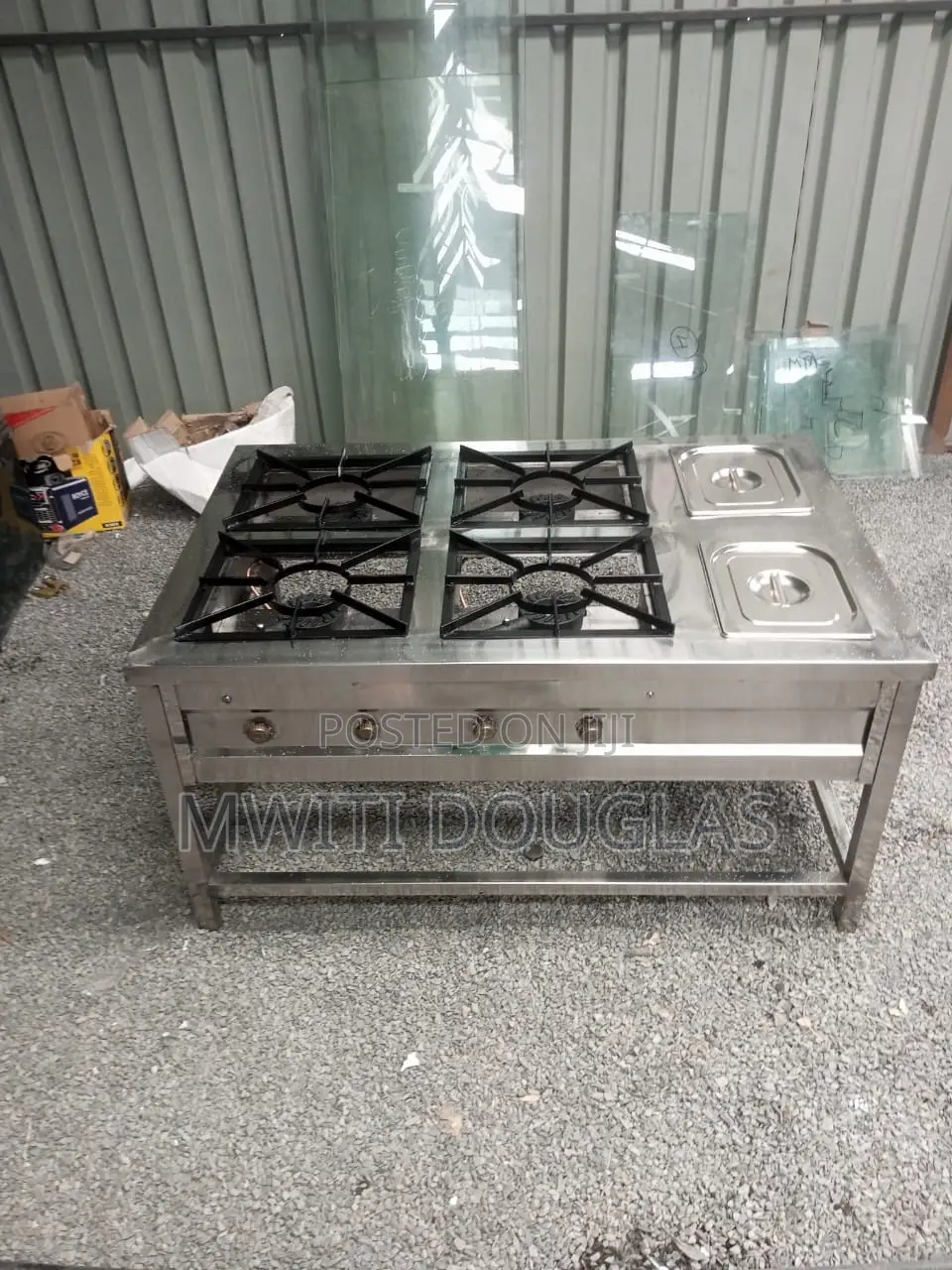 Shiny Ss 4burner Gas Cooker and Two Dumpers