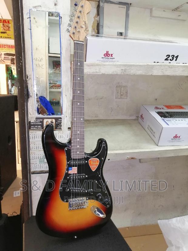 Fender Rythm Guitar - main view