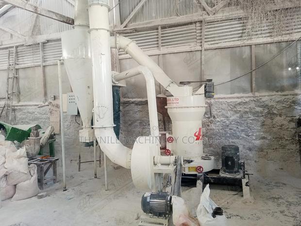 Carbon Black Powder Mill Raymond Grinding Mill Machine