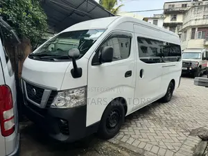 Nissan Caravan (Urvan) 2017 White