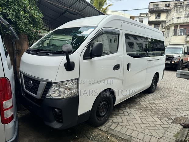 Nissan Caravan (Urvan) 2017 White