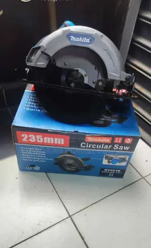 9" Electric Makita Circular Saw