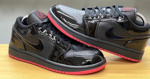 Jordan 1retro Shadow 2.0 - thumbnail 2