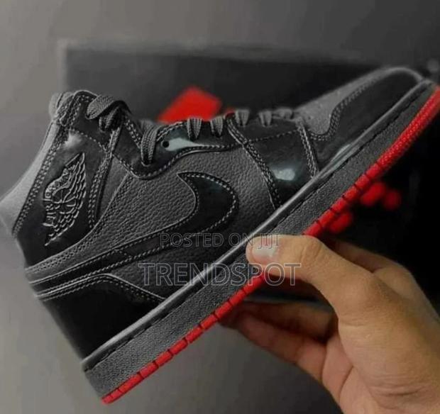 Air Jordan One Black Sneakers - main view