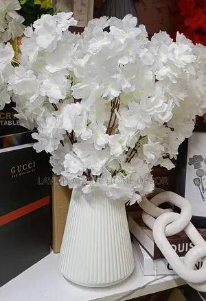 Beautiful White Flower Vase for Fresh Artificial Flowers