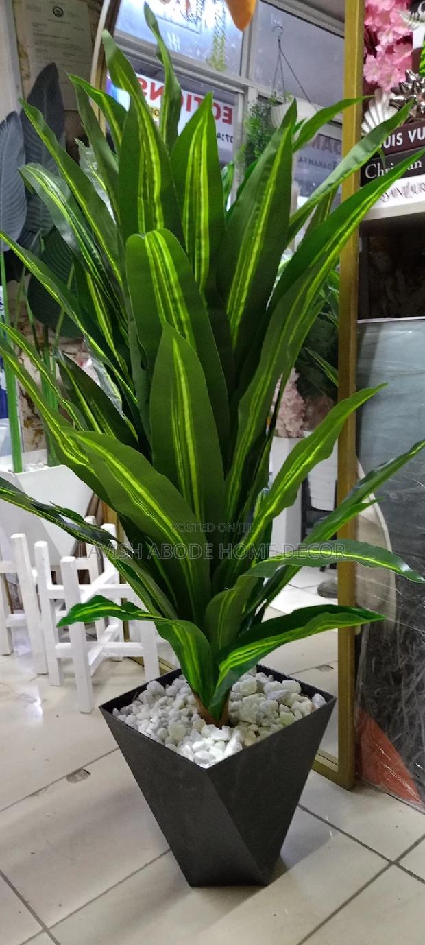 Artificial Green Plantwith Planter 130cm - thumbnail 2
