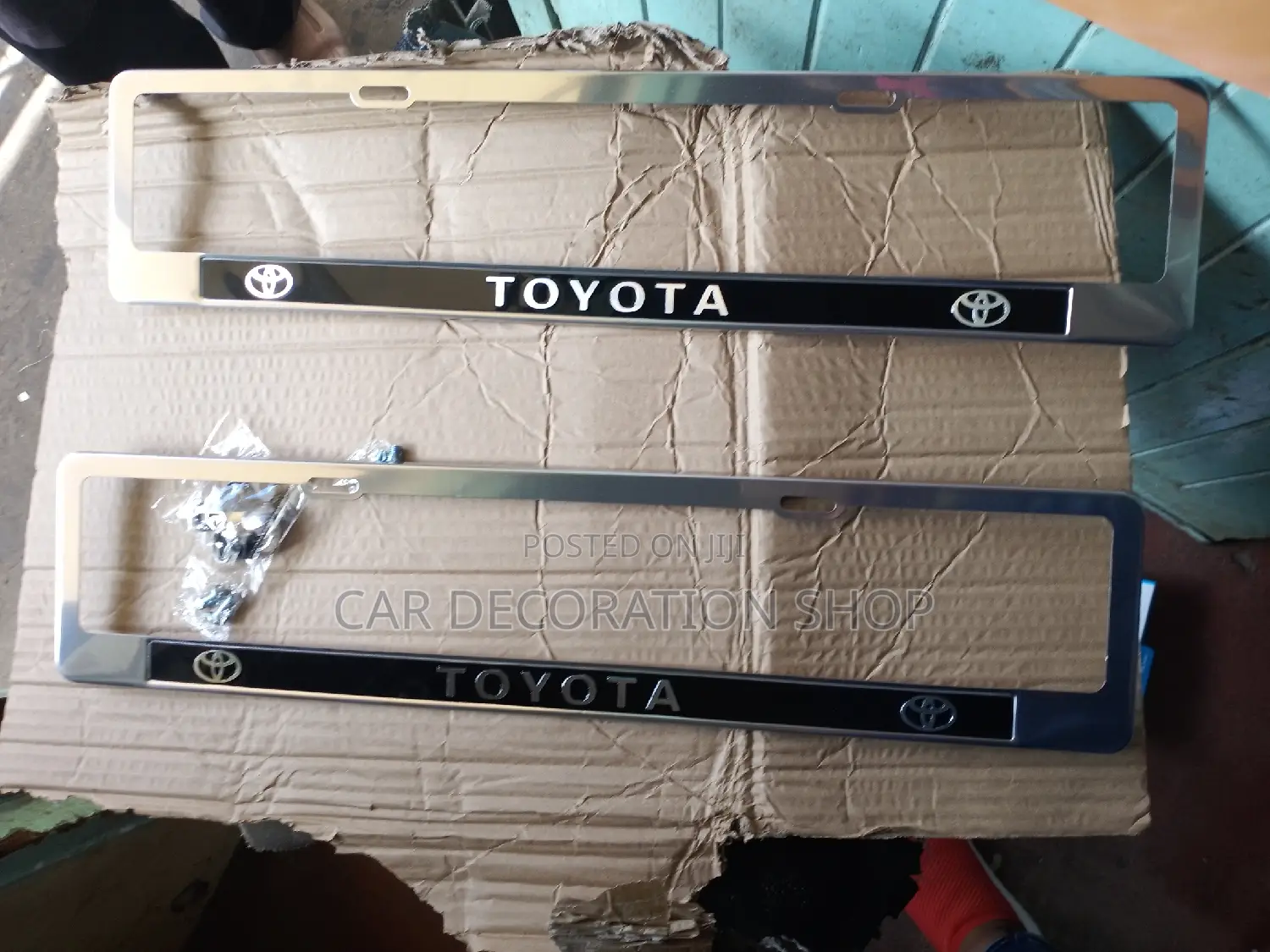Toyota Licensed Metallic New Generation Plates Mounts