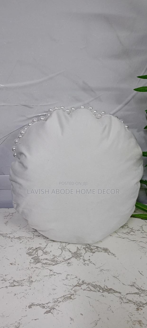 Circular(Off-White) Tassled Cover Beaded