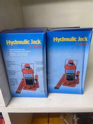 Brand New Bottle Shaped Hydraulic Jack - thumbnail 2