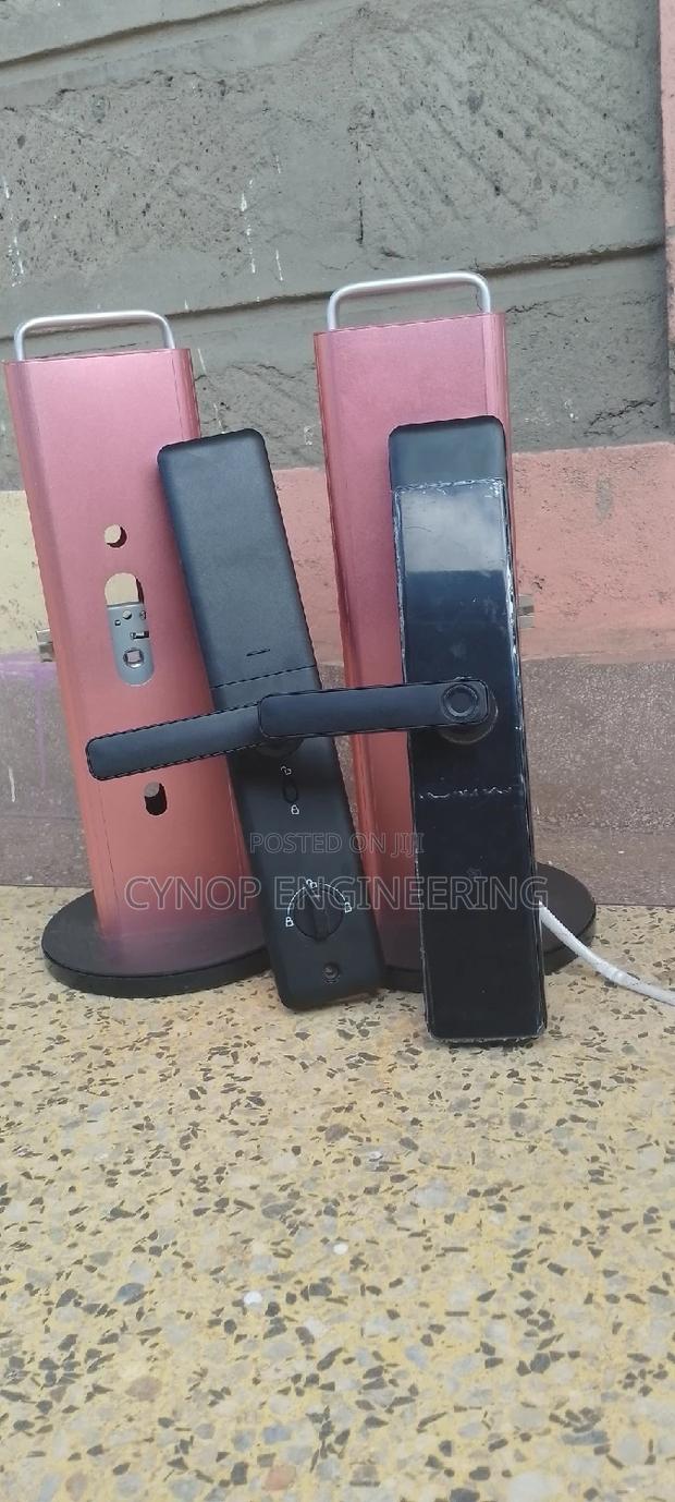 Smart Lock for Office Biometric Operation