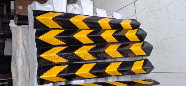 Durable Rubber Corner Guards for Garages Warehouses - thumbnail 3