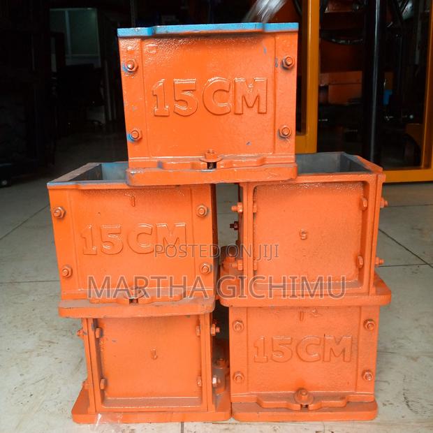 150mm Cast Iron Cube Moulds - main view