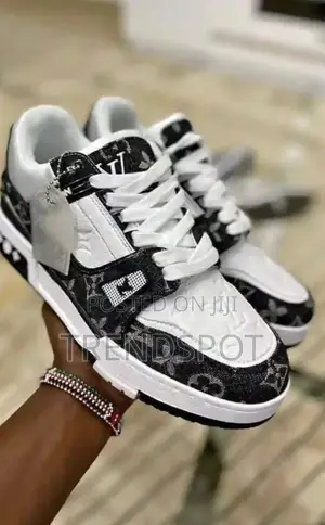 Lv Trainers Size 40_45