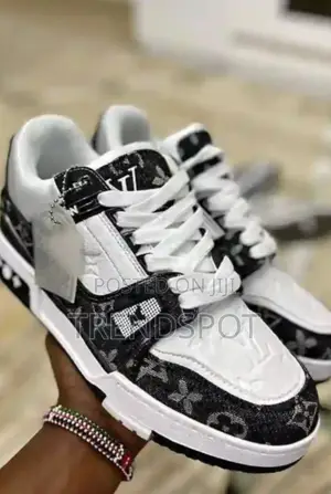 Lv Trainers Size 40_45