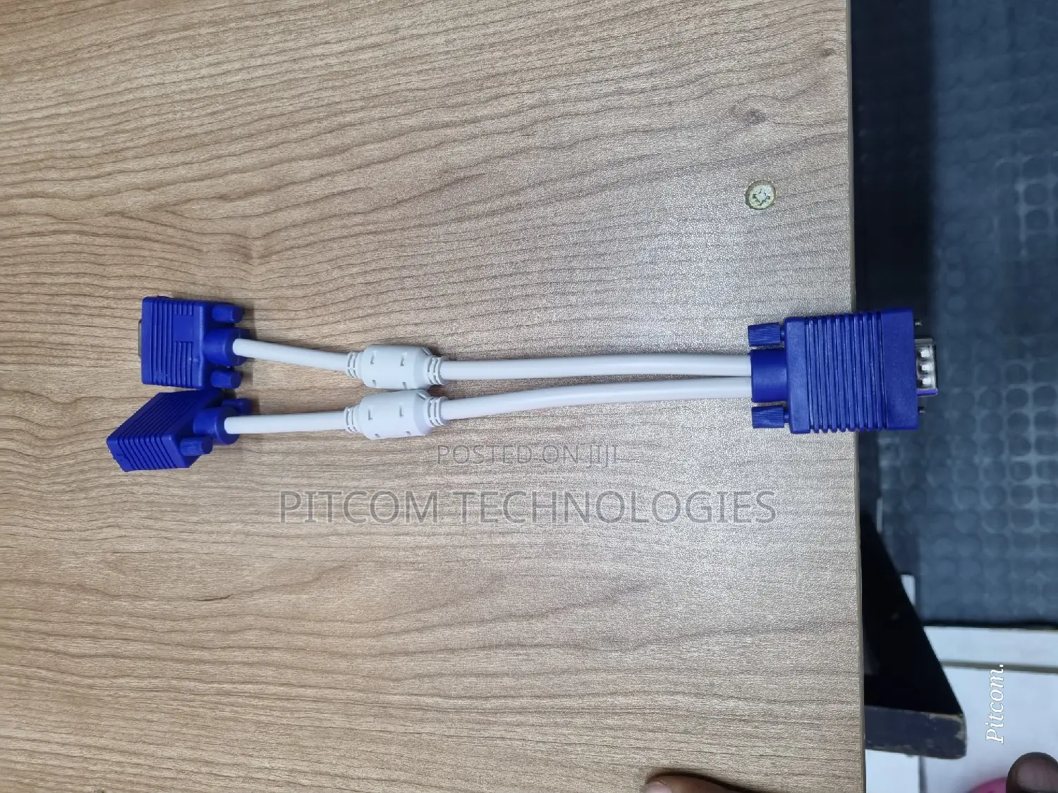 Vga Male to 2 Vga Female