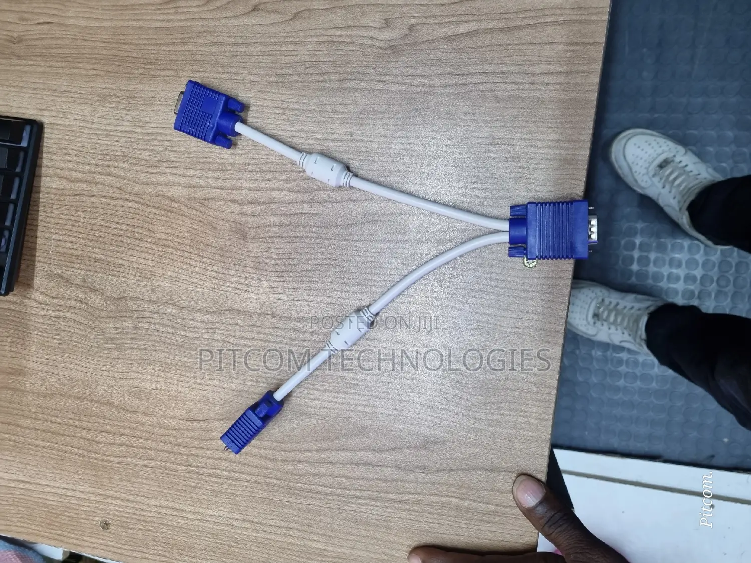 Vga Male to 2 Vga Female