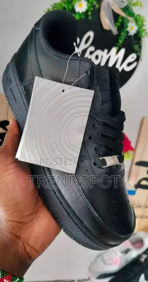Nike Air Force 1 Black