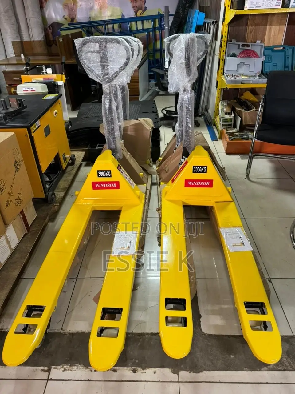 3000kgs Hand Pallet Truck Available