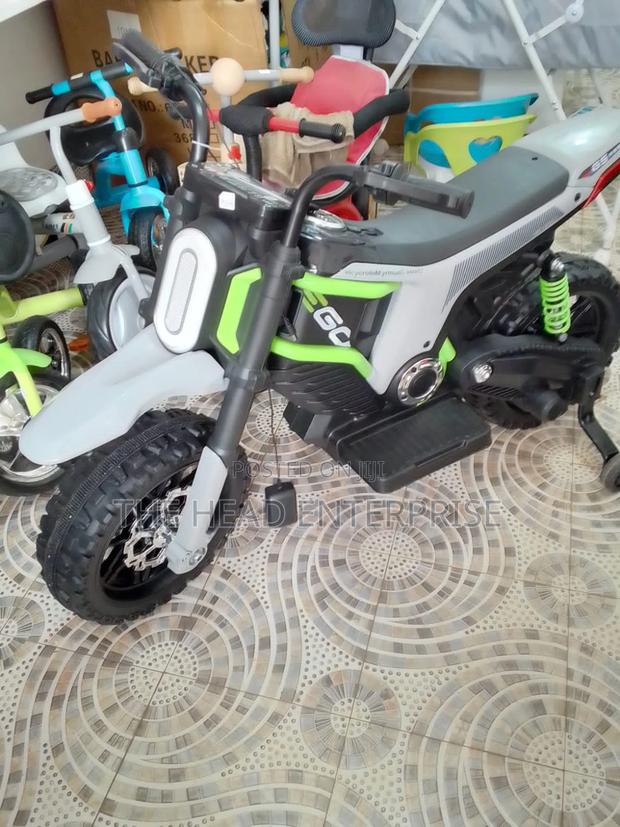 Motorcycle With Hand Accelerator for Kids! - main view