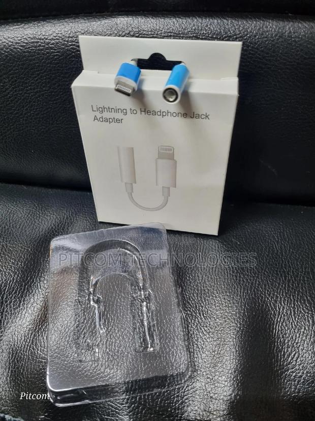 Lightning To Headphone Jack Adapter - thumbnail 3