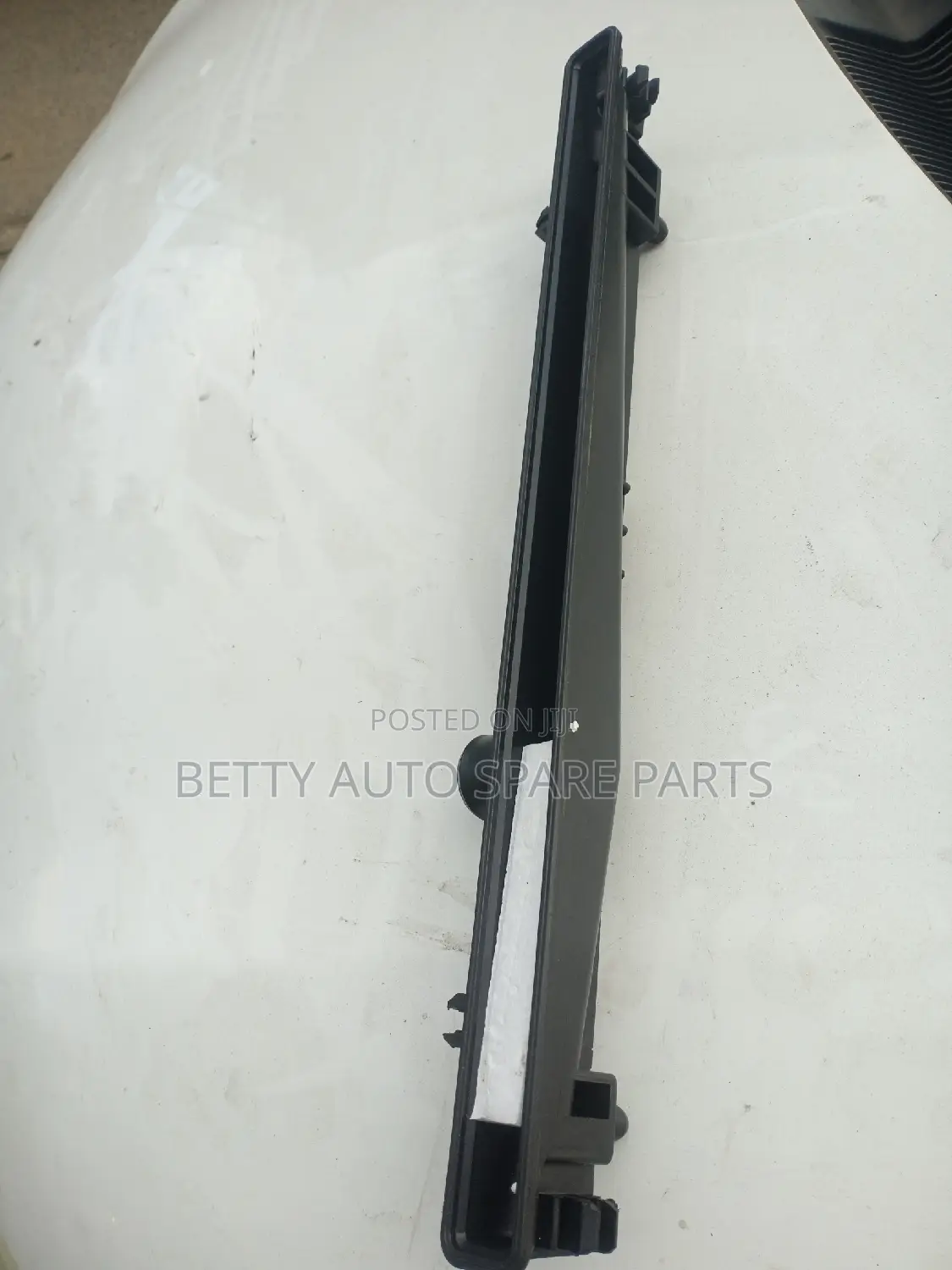 Toyota Belta Radiator Top Cover
