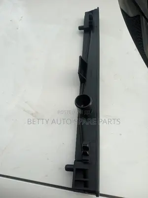 Toyota Belta Radiator Top Cover