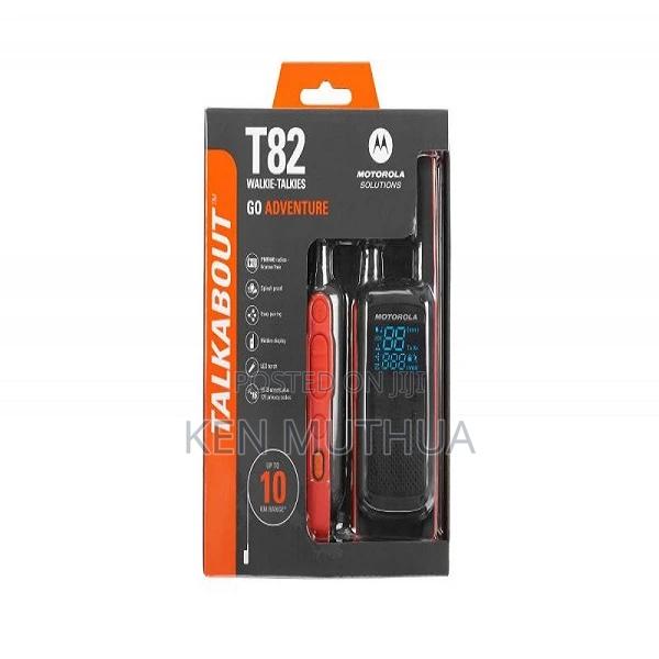 Motorola T82 Walkie Talkie