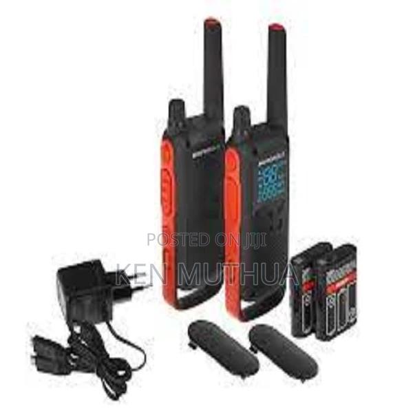 Motorola T82 Walkie Talkie - thumbnail 2
