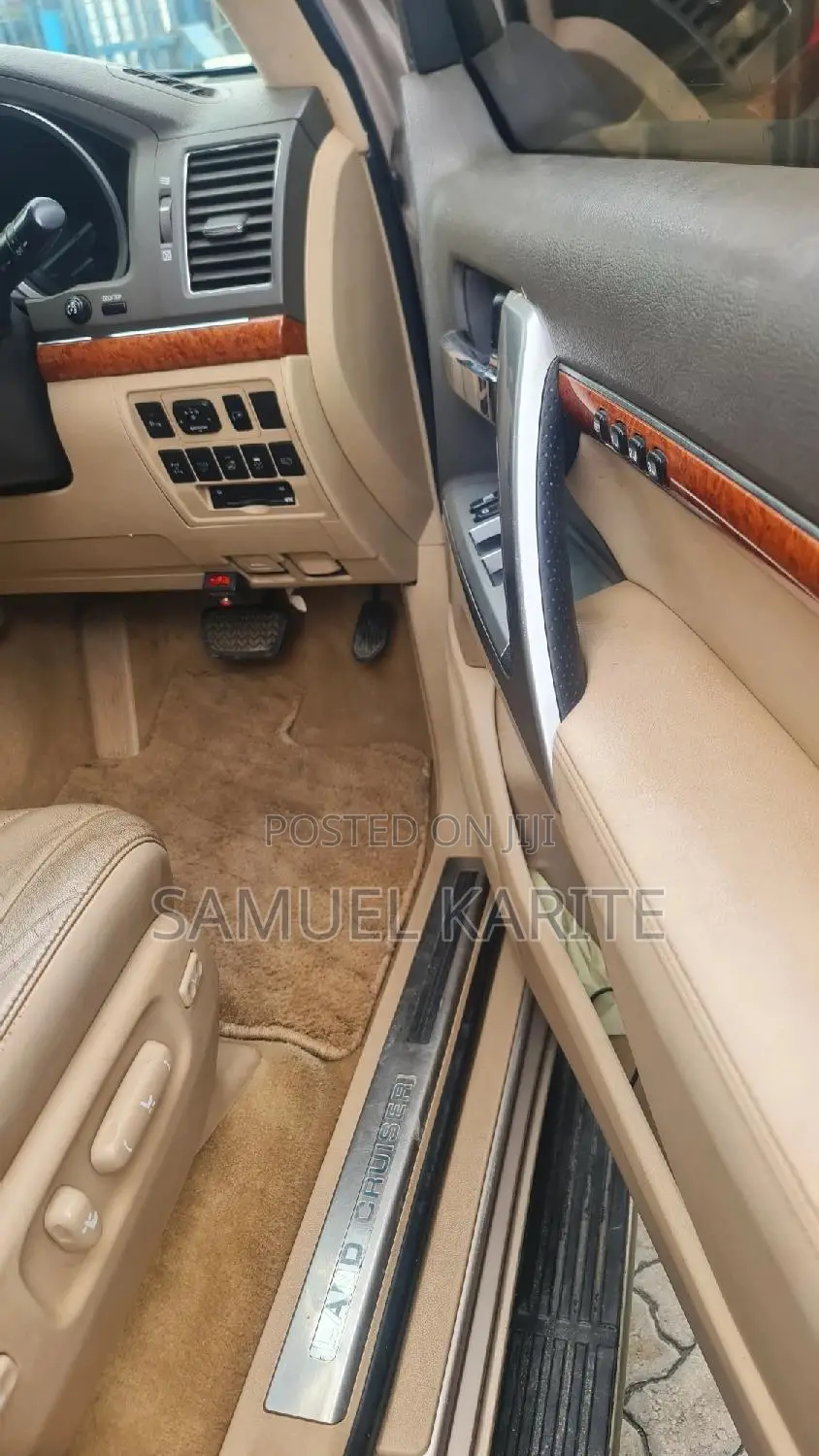 Toyota Land Cruiser 2011 Gold