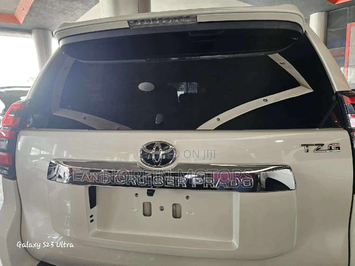 Toyota Land Cruiser Prado 2018 White