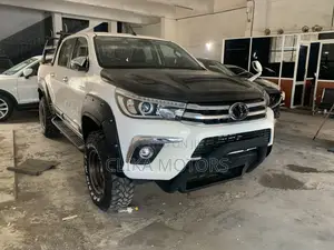 Toyota Hilux 2017 White