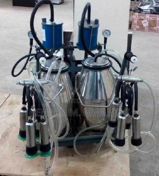 2 Bucket Milking Machine - main view