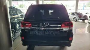Toyota Land Cruiser 4.6 V8 ZX 2018 Matt Black