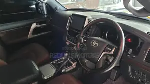 Toyota Land Cruiser 4.6 V8 ZX 2018 Matt Black