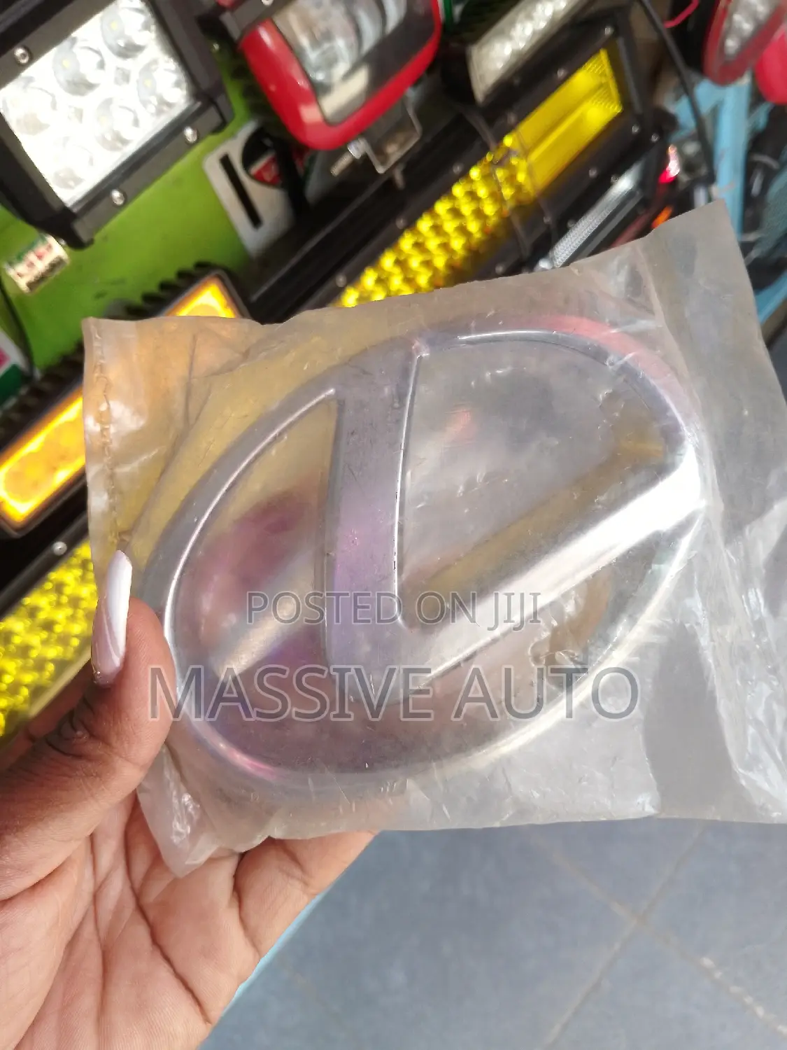 Car Emblem Logo/ Lexus Front Grill Emblem Logo
