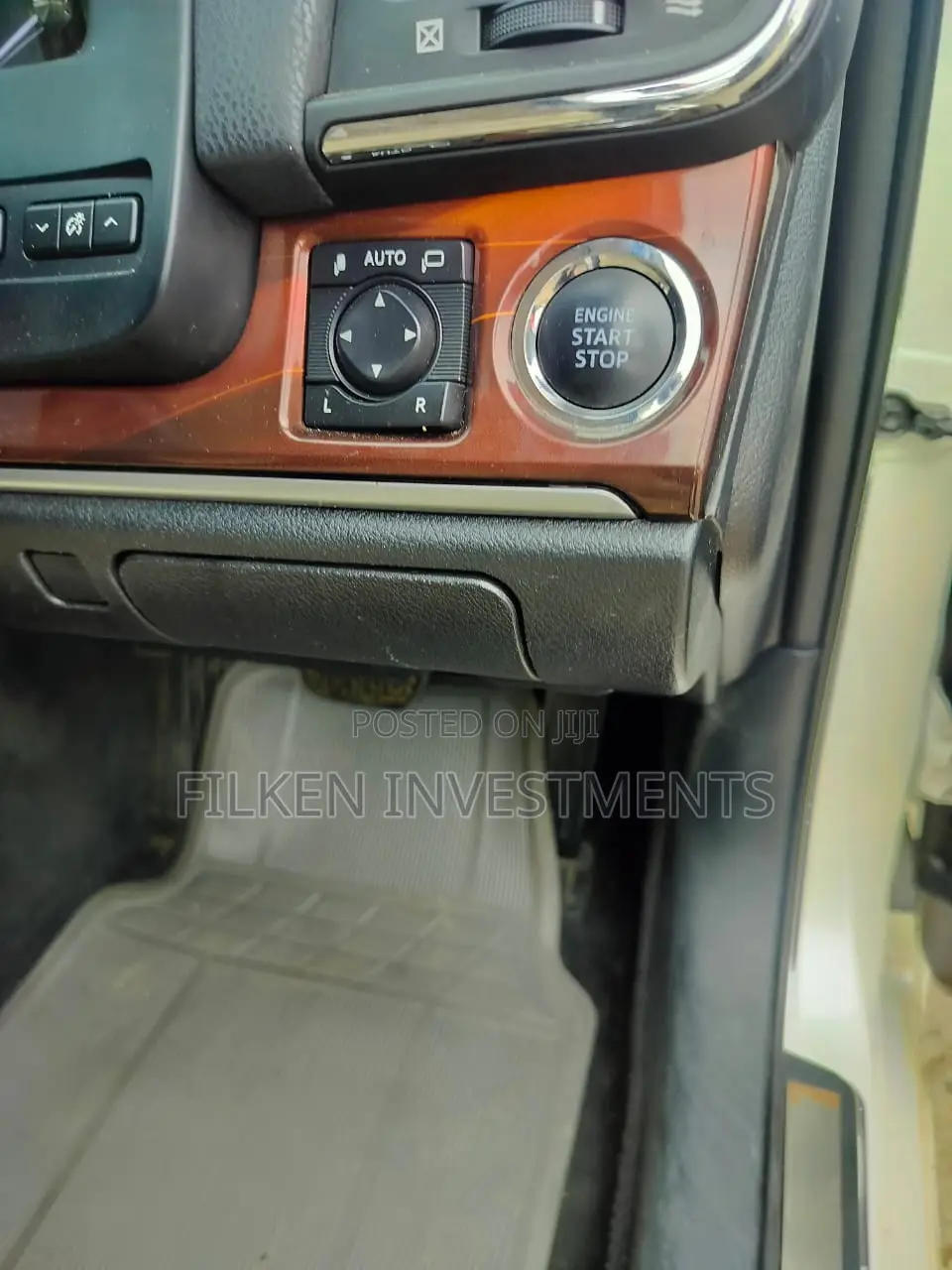 Toyota Crown 2016 White