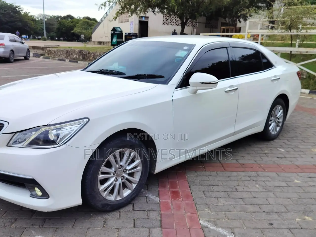 Toyota Crown 2016 White