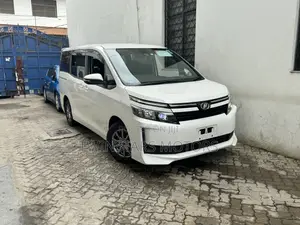 2017 Toyota Voxy in White: Affordable Family Vehicle
