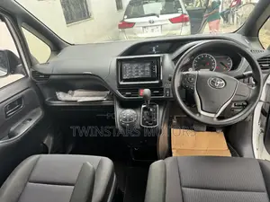 Toyota Voxy 2019 White