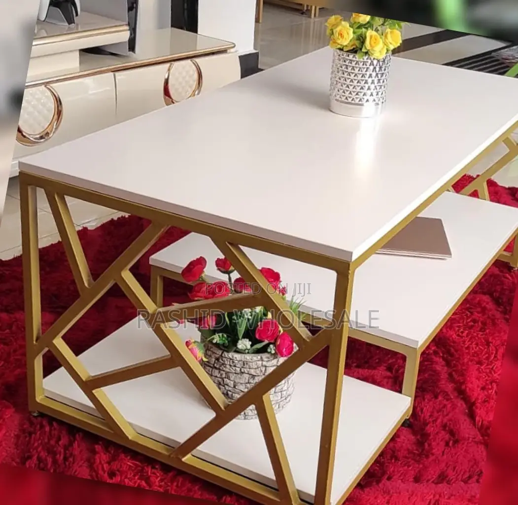 Zippy, Coffee Table
