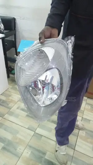 Vitz 99 Headlamp/Headlight