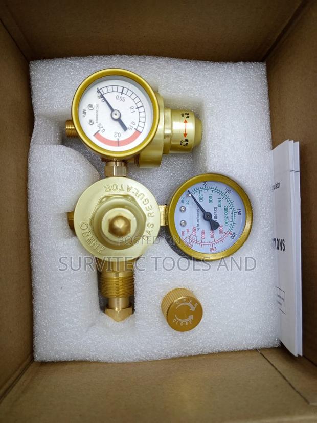 Argon Regulator, Male Regulator - main view