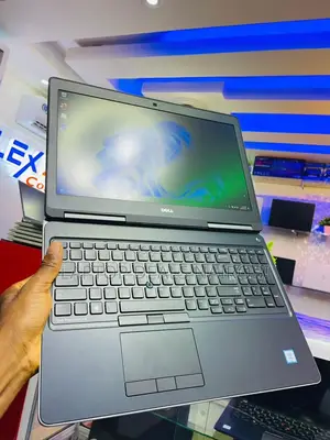 Laptop Dell Precision 15 M7510 16GB Intel Core I5 HDD+SSD 500GB
