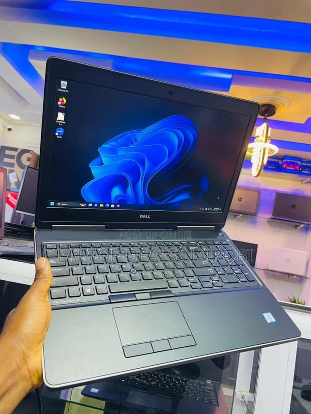 Laptop Dell Precision 15 M7510 16GB Intel Core I5 HDD+SSD 500GB