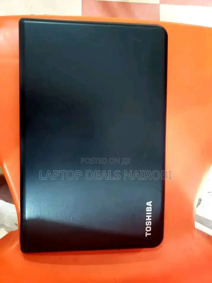 Laptop Toshiba Satellite C50A 8GB Intel Core I5 HDD+SSD 128GB