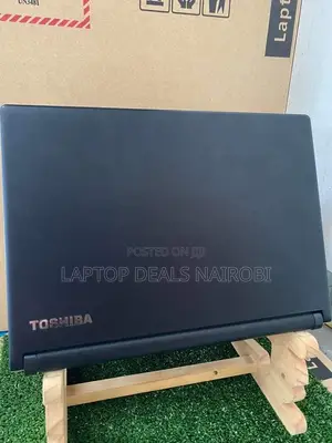 Laptop Toshiba Satellite C850 8GB Intel Core I5 SSD 256GB